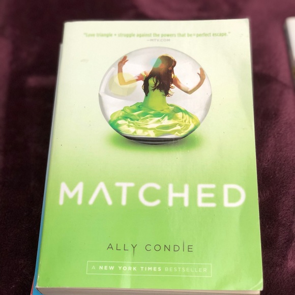 Matched book set 3 books - Picture 6 of 6